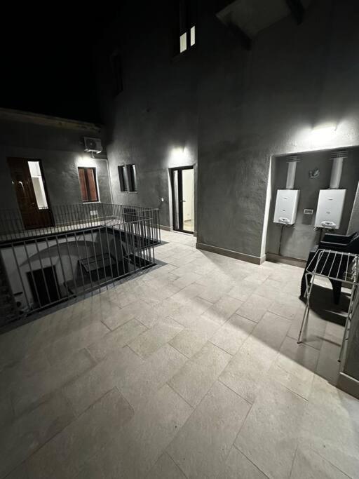 הוילה ג'יארה Casa Ginestra Di Palazzo Biondi מראה חיצוני תמונה